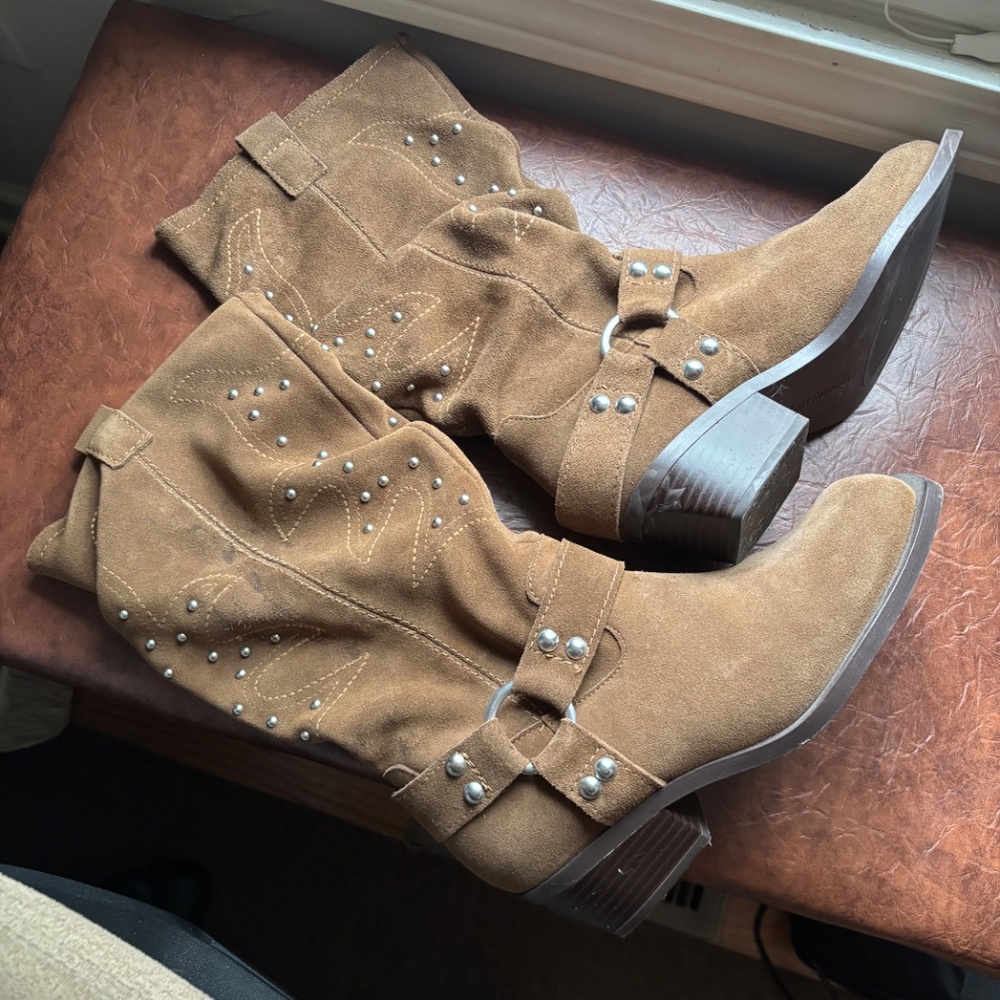 Stradivarius Real Suede Slouchy Western Boot with Studs - Picture 2 of 5